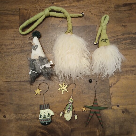 Christmas Decor Bundle - Gnomes, Snowman, Mitten & Star - Picture 1 of 11